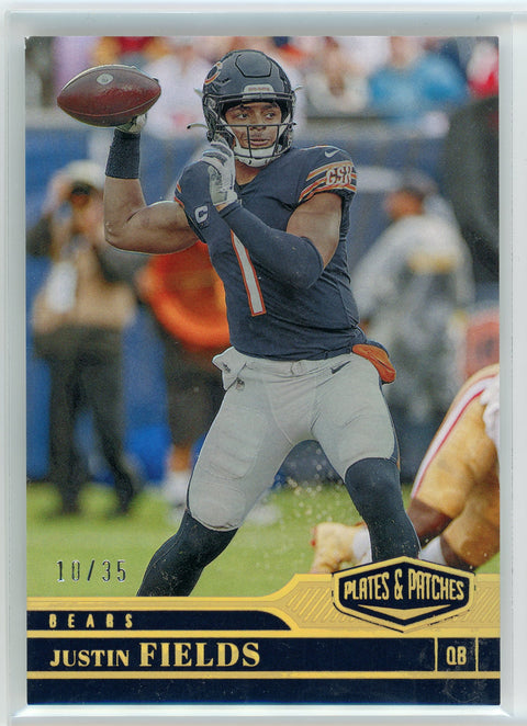 2023 Panini Plaes & Patches #25 Justin Fields Gold /35