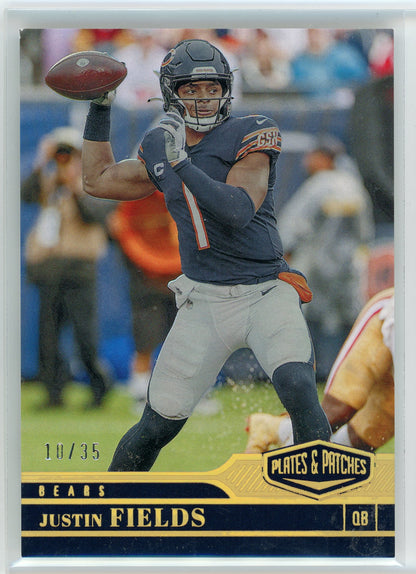 2023 Panini Plaes & Patches #25 Justin Fields Gold /35