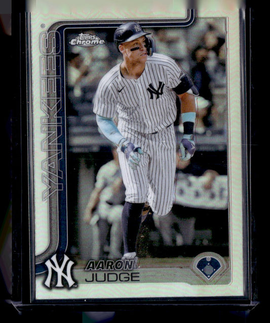 2025 Topps Chrome #99 Aaron Judge Refractors